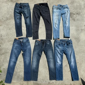 Dondup Jeans George Bulk - Bundle of dondup jeans available  Ship from france  Model george Size 29-35 600sek each for bundle.  Minimum 10-15 pcs Sent message for more infos