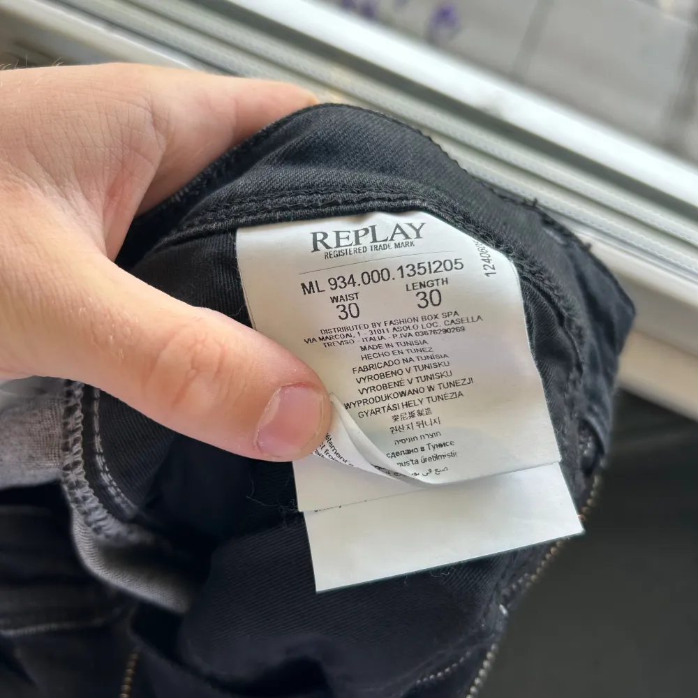 Strl -W30 L30, helt nya Replay jeans i då nyskick, alla tags kvar, 2499kr retail, hör  av er vid frågor samt övriga funderingar . Jeans & Byxor.