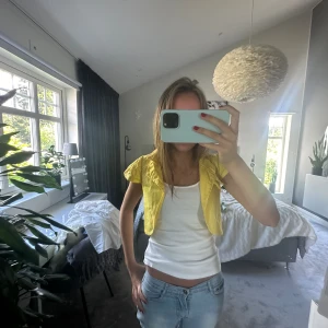 Snygg bolero  - Snygg gul bolero till sommaren🌼🌼🌼