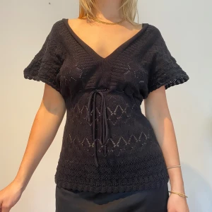 Svart virkad blus  - Sååå fin s-L
