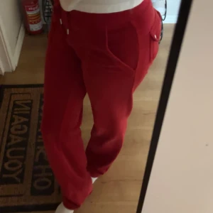 Juicy  - Dessa juicy couture byxor kommer ej till användning länge tyvärr❤️ Dom är i bra skick. Skriv för fler frågor eller bilder!