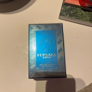 Oöppnad Versace Eros - Helt oöppnad ”Versace Eros” för väldigt bra pris