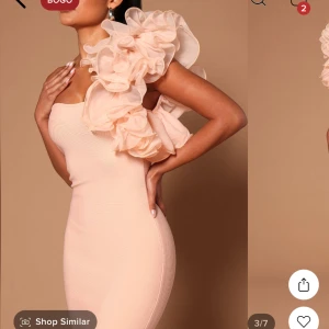 Jättefin klänning  - Xs, aldrig använd prislapp finns kvar 🥰