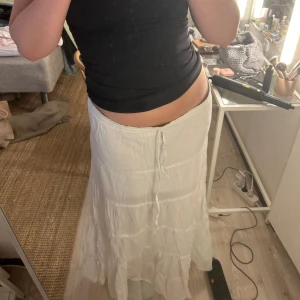 Vit maxikjol - Snygg vit Maxikjol 