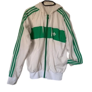 Adidas jacka  - cool adidas jacka storlek S