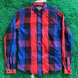 Solid jeans skjorta - Skön skjorta från Solid jeans. Uppskattat skick 9/10. Skicka ett meddelande innan köp!