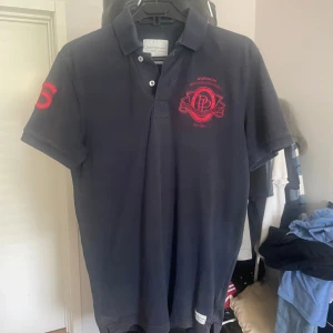 Chief keef like polo  - Säljer denna feta polo som måste ut ur gaderoben. Hör av er vid frågor 