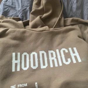 Hoodrich  - Mycket bra skick så gott som ny