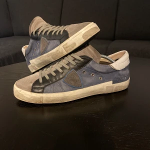 Philippe Model skor - Philippe Model PSRX  Mycket bra skick. Original Storlek 42 men stora i storleken så passar bra 43.