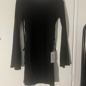 Klänning  - Helt ny superfin klänning från nakd, prislapp kvar!✨