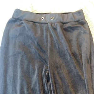 Ginatricot byxor  - Säljer dessa fina byxor som inte kommer till användning🩷kontakta mig vid frågor 🩷