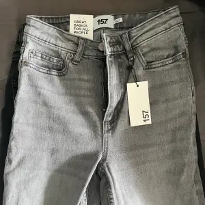 Helt nya jeans från lager 157 aldrig använda  Storlek xxs 
