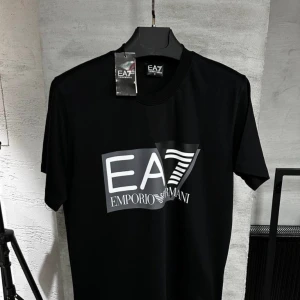 Armani  - Armani T-shirt