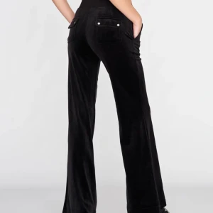 Juciy svarta byxor🤍 - Storleken passar inte mig därav säljer jag dom. 