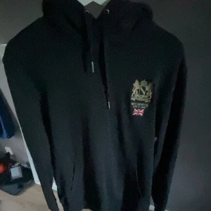 Morris hoodie - St L passar M. Skick 9/10