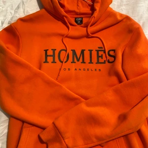 Orange Hoodie★   - En jätte mjuk overzied hoodie med en unik färg♡ Pris diskuterbart vid snabb affär♡ Frågor? Kontakta mig, svarar snabbt♡