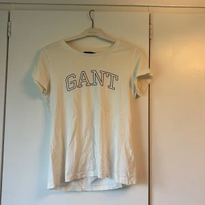 Gant tröja - Säljer denna gant tröja då den inte kommer till användning längre🫶🏼