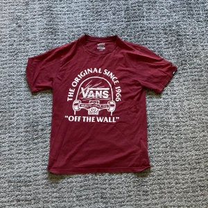 Vans t shirt - Vans t, kommer inte till användning men är i okej skick, pris kan diskuteras