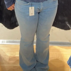 Lågmidjade jeans  - Jättefina bootcut jeans från lager 157, nyskick å utan defekter! 💗