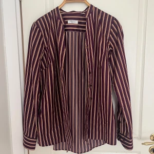 Stenströms skjorta - Randig skjorta i stl 38 från Stenströms. Väldigt fin med grym kvalité!  