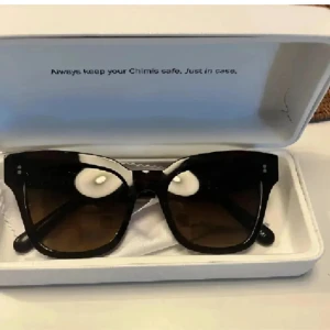 Bruna chimis  - Bruna chimis i den gamla modellen 07, väldigt fint skick 