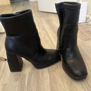 Boots - Klackskor/boots i använt skick