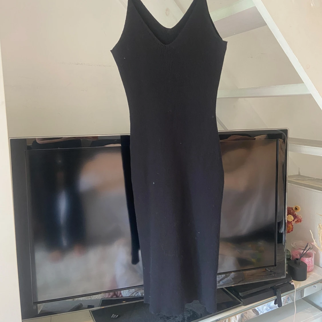 Svart ribbad klänning - 90
