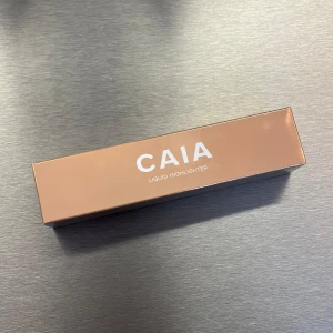 CAIA Liquid Highlighter - En flytande highlighter från CAIA. Förpackningen är obruten, aldrig använd eller provad. Helt ny!