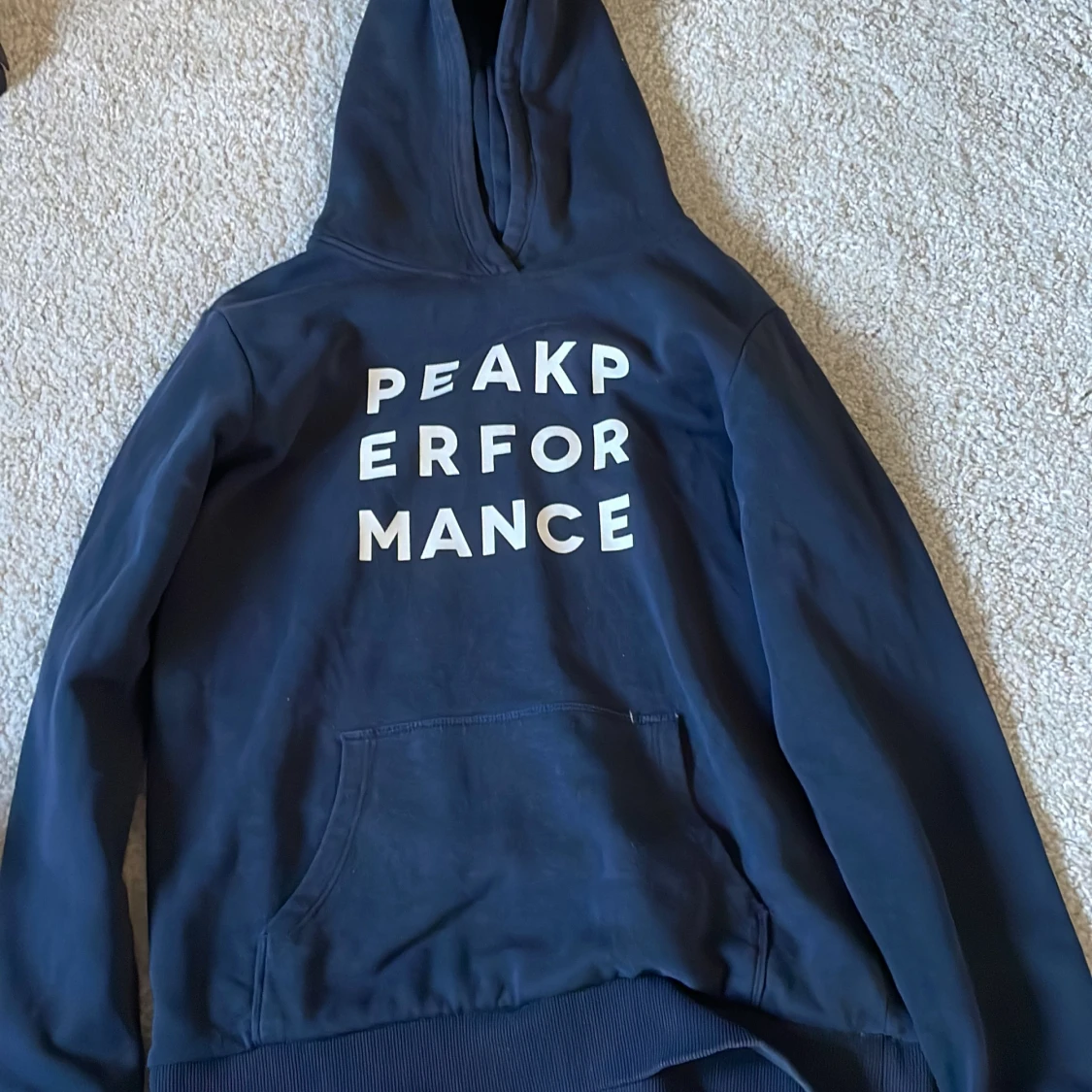 2 peakperformance tröjor