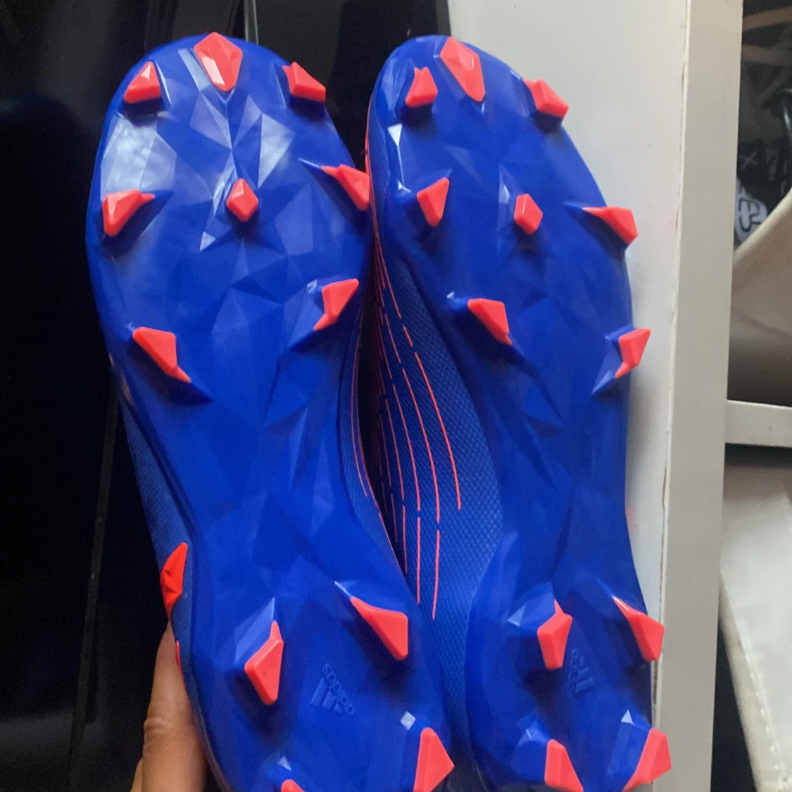 Predator edge 3 ll fg normala pris 1099 säljs för 850. Oanvänd  - 92