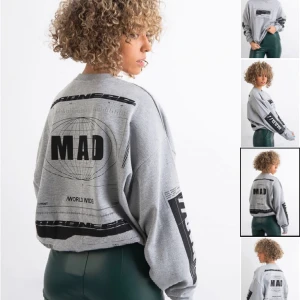 Grå sweatshirt madlady  - Säljer nu denna superfina sweatshirten ifrån madlady. Superfint skick, storlek S✨ nypris ligger på 700kr🫶🏼