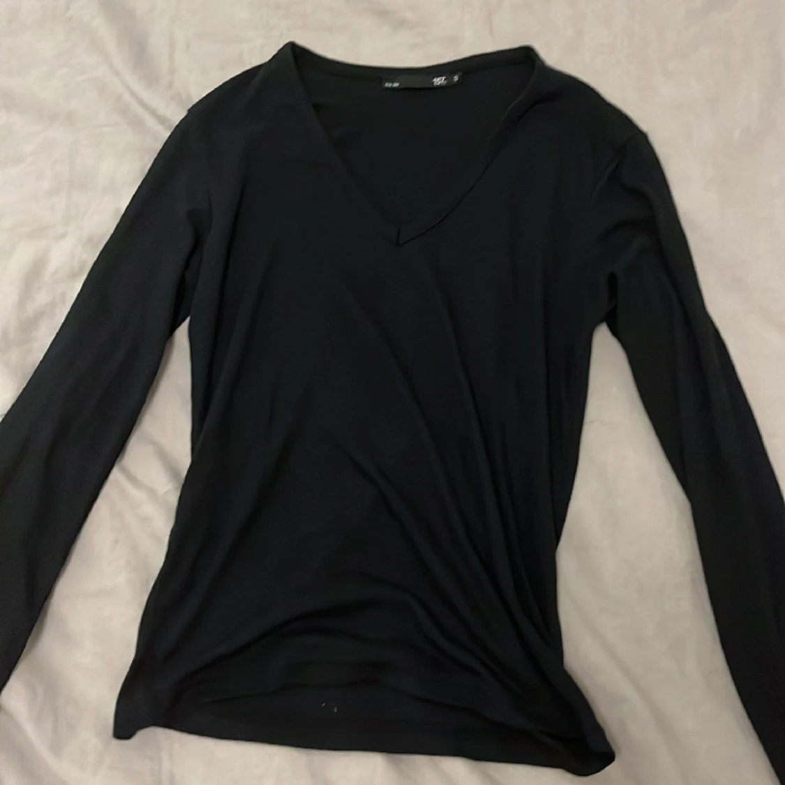 Ribbad svart långärmad V-ringad tröja🫶🏻