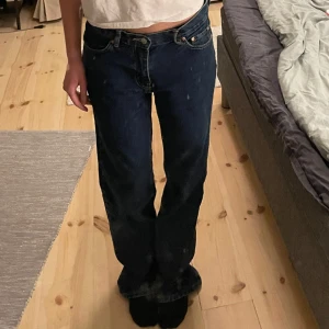 Lågmidjade jeans - Säljer dessa supersnygga jenans pga för stora, använda en gång