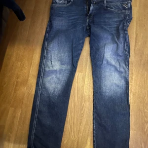 Replay Anbass  - Använda 2/3 gånger köpta i somras för 1500 på Joel i Borås. W33 L32