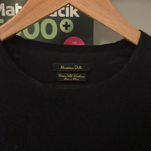 Massimo Dutti tröja - Snygg fräsch och sjukt skön, storlek m och sparsamt använd.