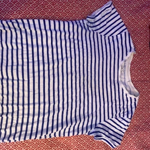 T-shirt  - T-Shirt från New Yorker, storlek XS, använd ett fåtal gånger, fint skick