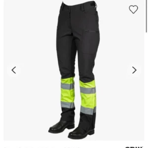 Reflex byxor/ ute byxor / ridbyxor  - Säljer dessa nästan helt nya ridbyxor med reflex . Storlek xs.  Ny pris 799 Pris kan diskuteras vid snag äffär 