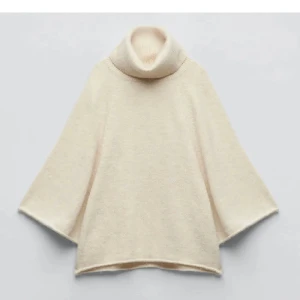 Poncho/ tröja zara - Säljer denna ponchon/ stickade tröjan från zara❤️ aldrig använt