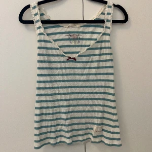 Odd Molly linne  - Randigt linne från Odd Molly, köpt secondhand. Köpare står för frakt.