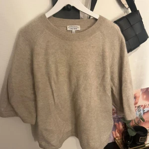 Stickad t-shirt &other stories  - Perfekt skick