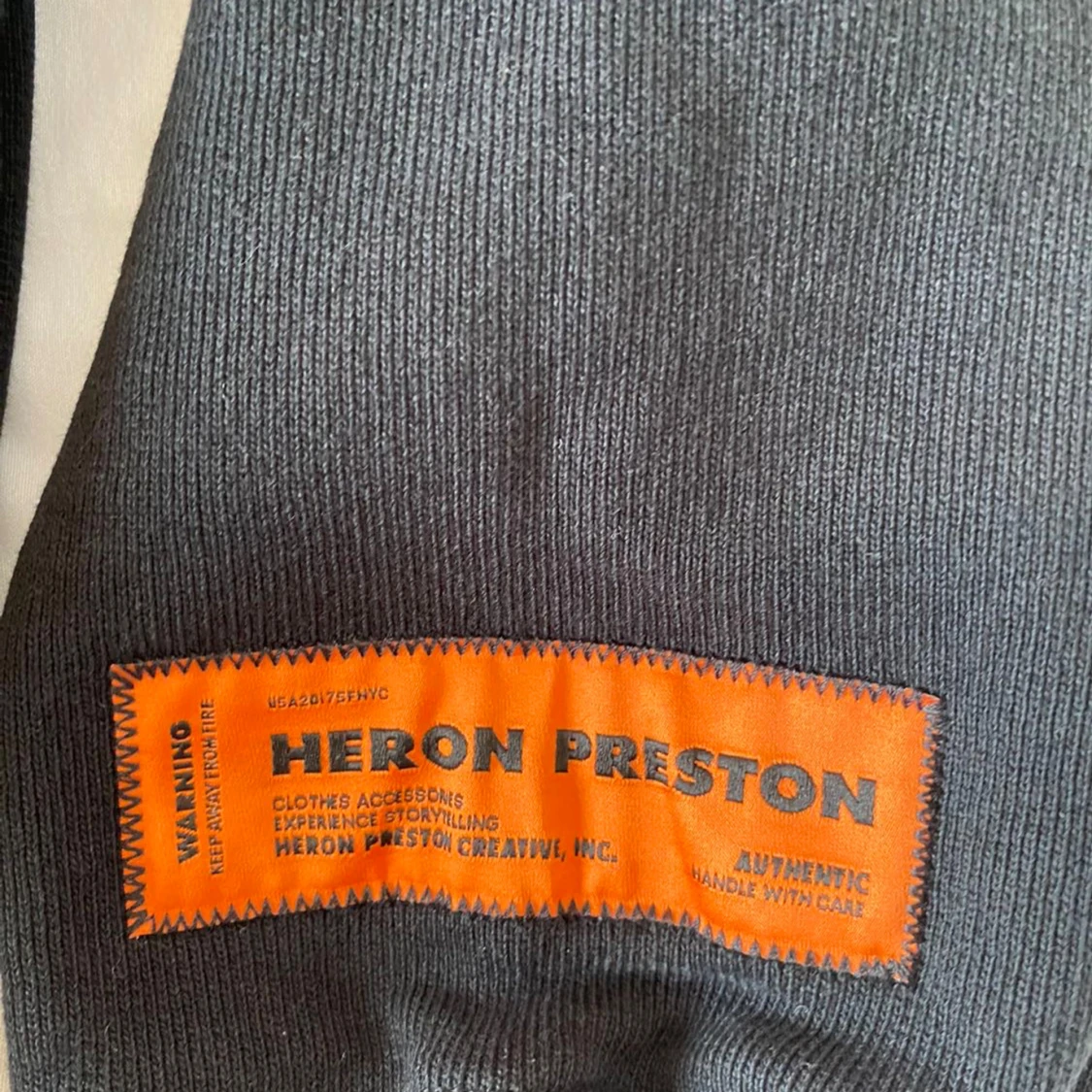 Svart hoodie från Heron Preston - 92