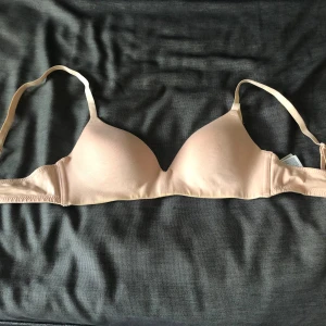 Bh - BH från h&m, i fint skick💞
