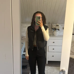 Väst - Svart fin väst