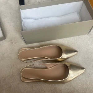 Ballerina skor  - SÅ fina ballerina skor som aldrig är använda! 