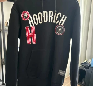 Hoddrixh svart - Jätte bra skink