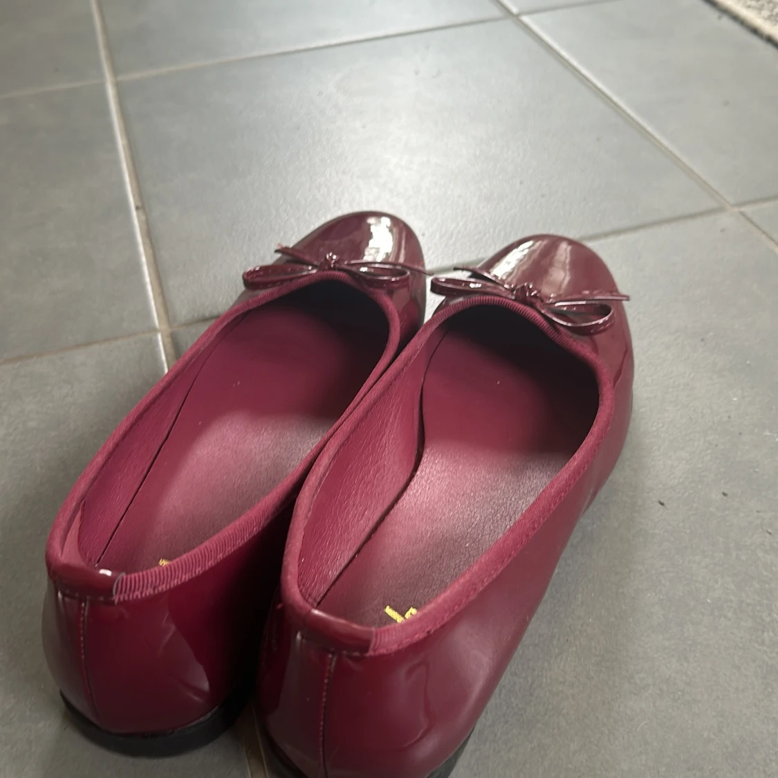 Vinröda ballerina - 91