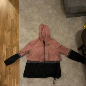 Nike vindjacka  - Använd men fin