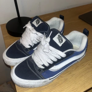 Vans Knu Skool - Hej! Säljer mina Vans Knu Skool skor. Hör av er vid intresse! 😁