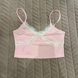 rosa linne - den har en fläck men kanske försvinner i tvätten