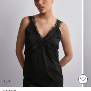 Vixen Lace top - Helt ny aldrig använd från Neo noir.